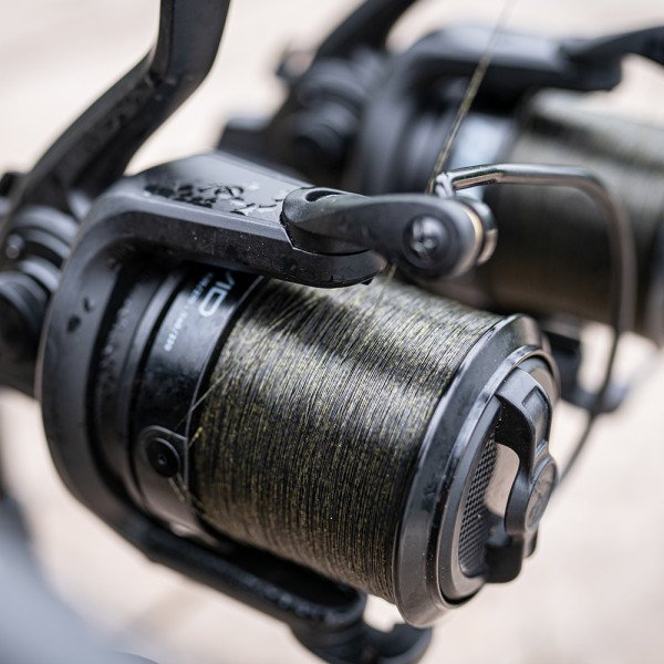 Avid Carp - Outline Camo Reel Line | 1000m - Hengelsport De Goeie Vangst