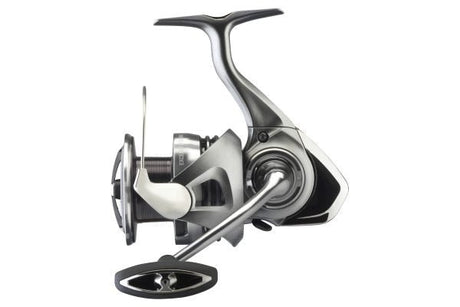 Daiwa - 23 Exceler LT2500 - Hengelsport De Goeie Vangst